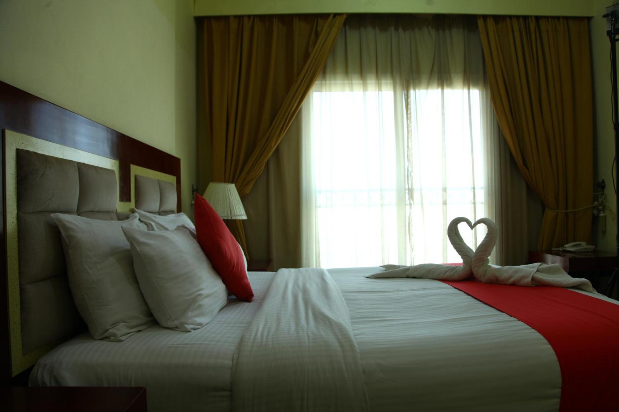 Ruwi Hotel Apartments, Sharjah Exteriör bild
